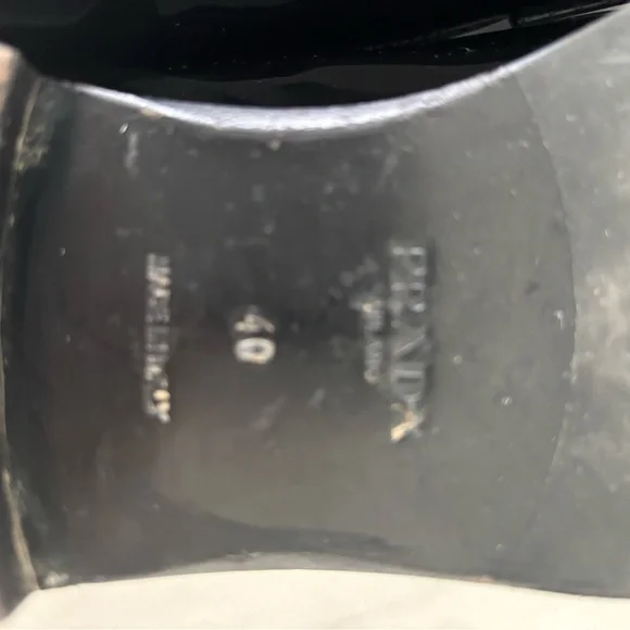 glossy Prada patent leather logo loafers made in Italy - Picture 15 of 16